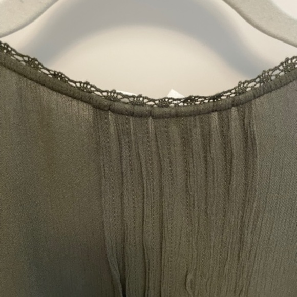 Women's Gap Green Flowy Long Sleeve Lace Detail Sz L Blouse Excellent condition - Picture 5 of 8